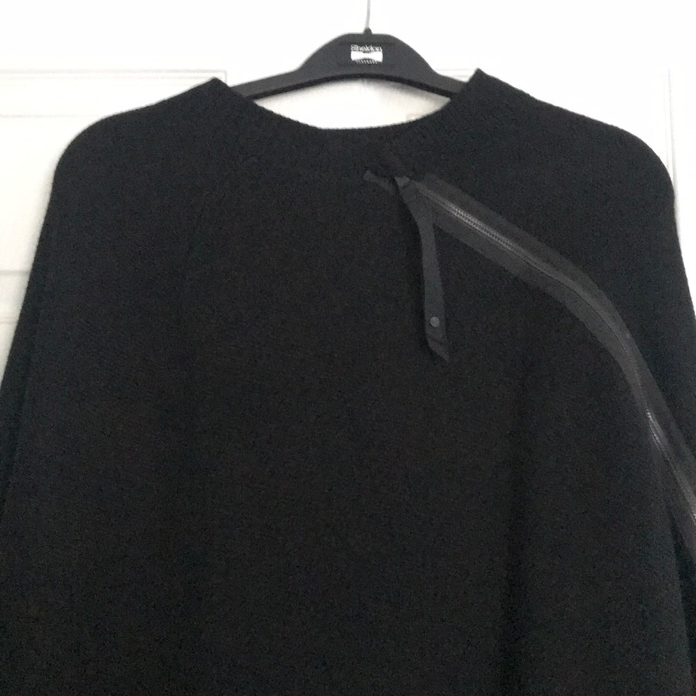 Lululemon Sweat Poncho. Black. S/M sizing.